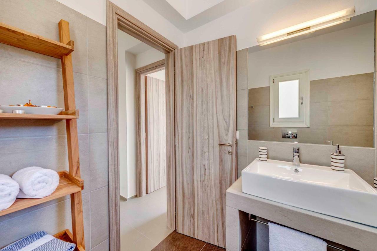 Villa Alba In Syros With Private Jacuzzi 阿佐里姆诺斯 外观 照片