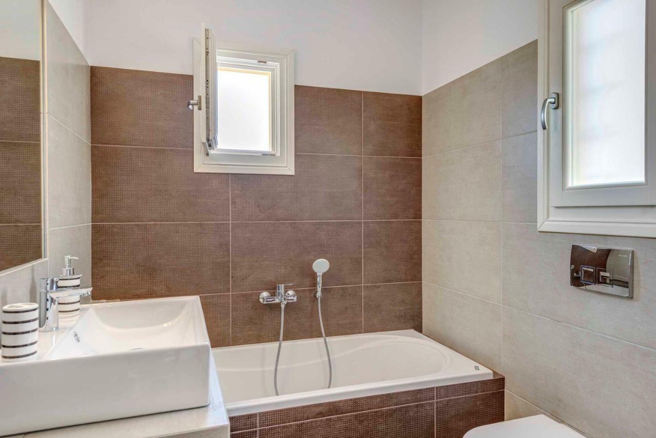 Villa Alba In Syros With Private Jacuzzi 阿佐里姆诺斯 外观 照片